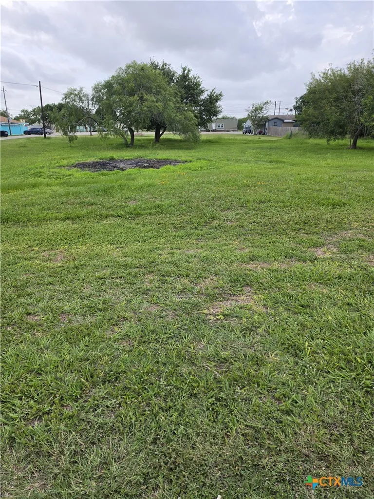 101 W AUSTIN AVENUE Seadrift, TX 77983