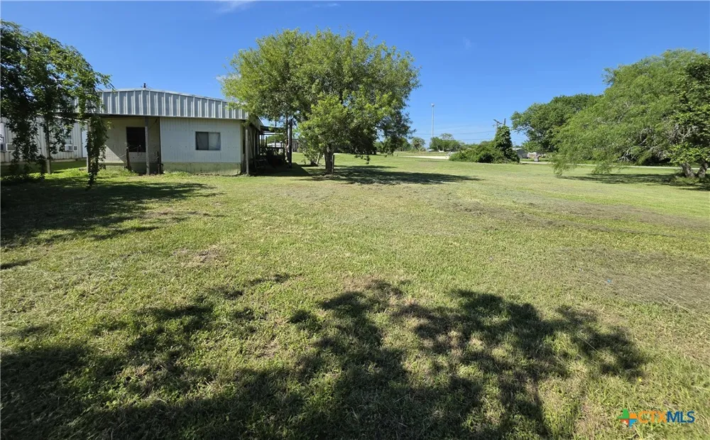 101 W AUSTIN AVENUE Seadrift, TX 77983