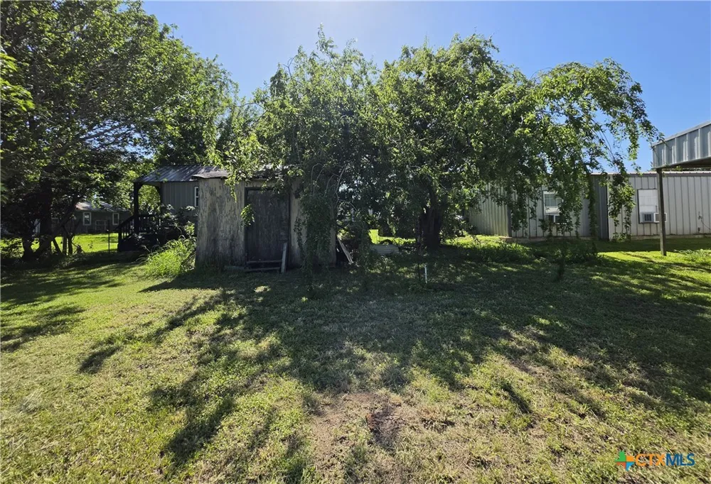 101 W AUSTIN AVENUE Seadrift, TX 77983