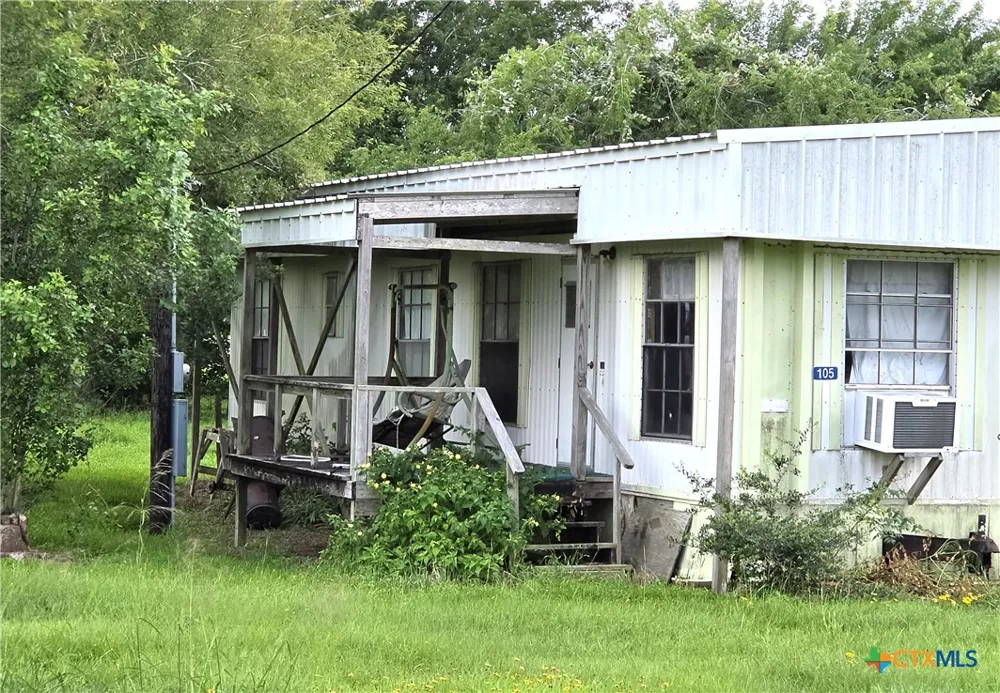 101 W AUSTIN AVENUE Seadrift, TX 77983