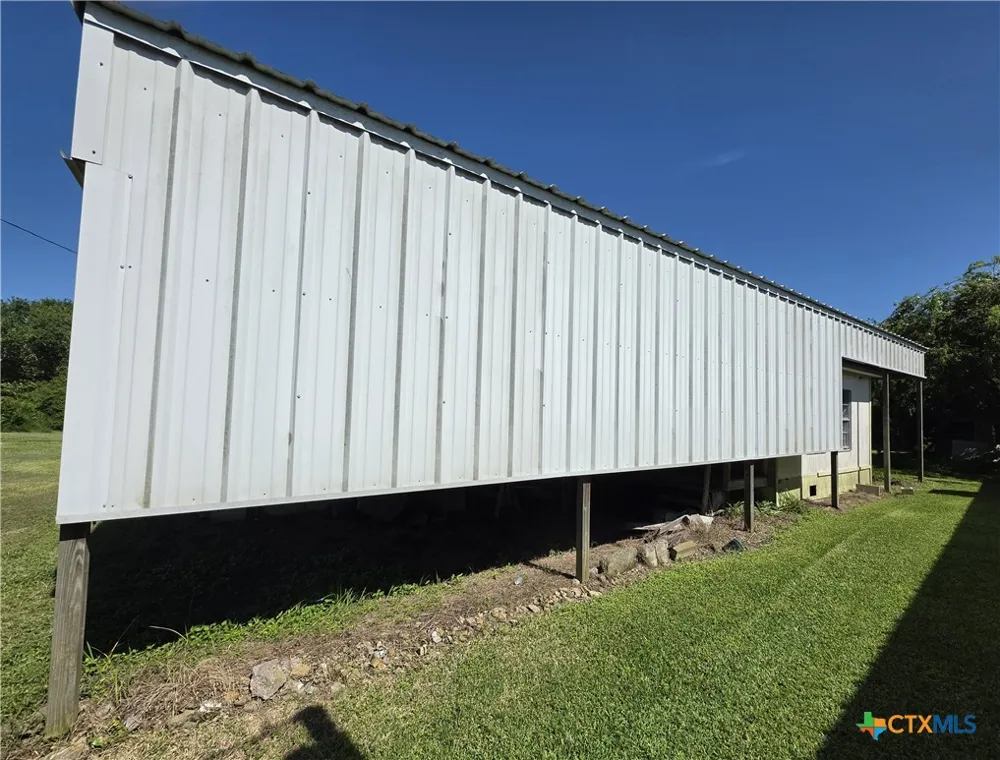 101 W AUSTIN AVENUE Seadrift, TX 77983