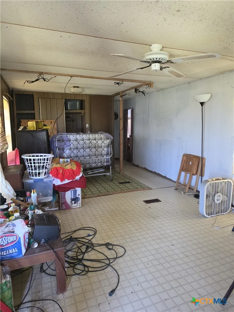101 W AUSTIN AVENUE Seadrift, TX 77983