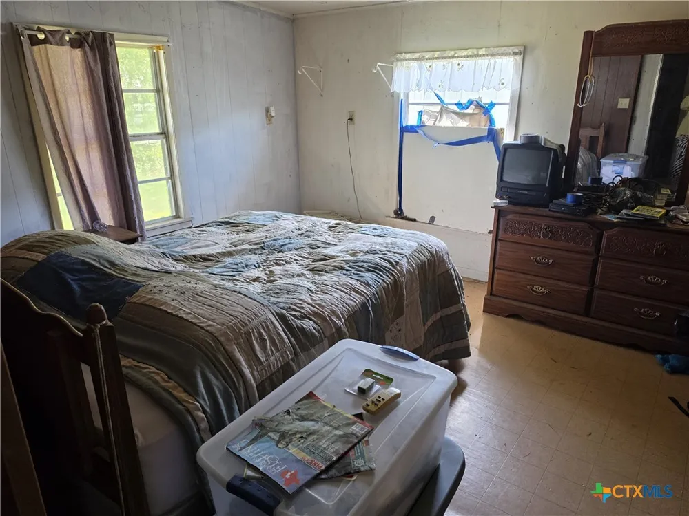 101 W AUSTIN AVENUE Seadrift, TX 77983
