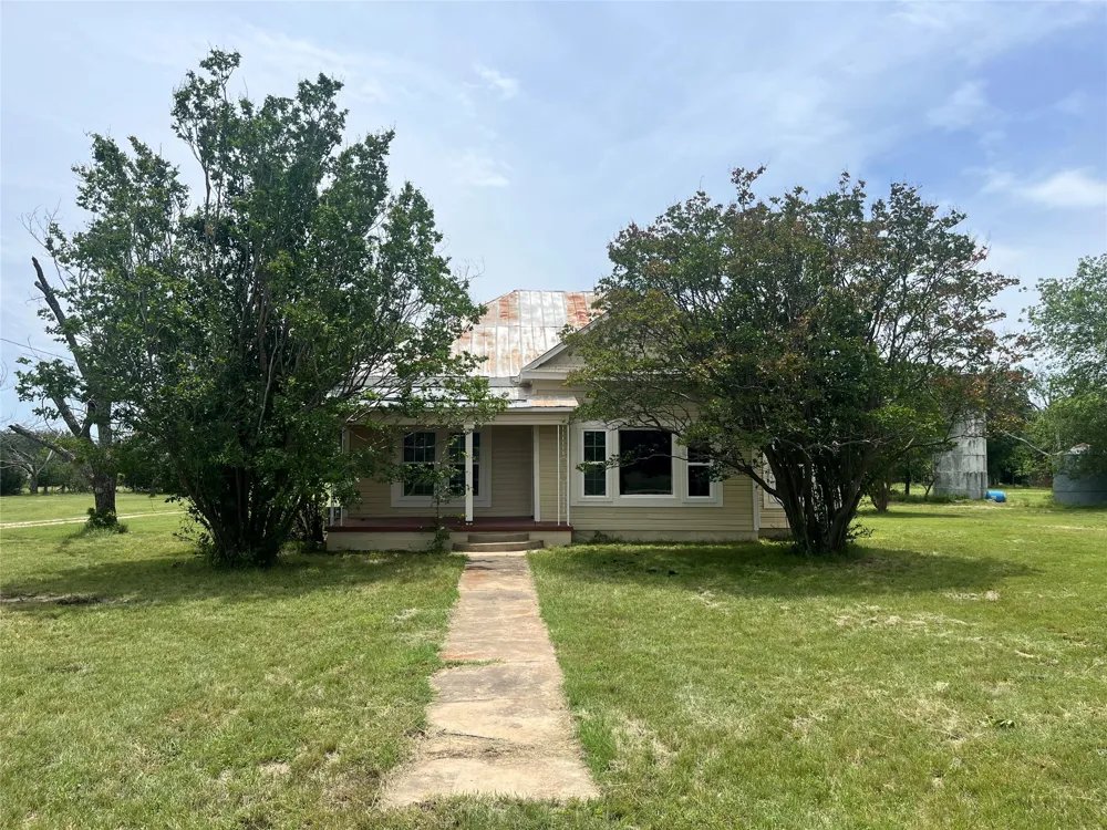 1312 Fm 581 Highway E Lometa, TX 76853