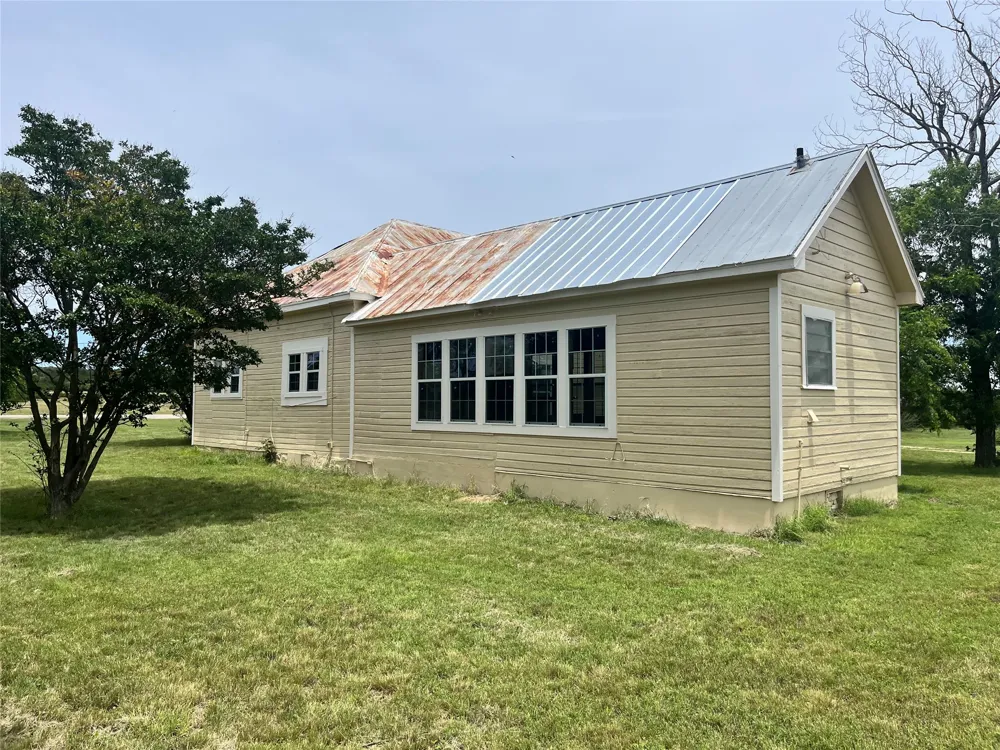 1312 Fm 581 Highway E Lometa, TX 76853