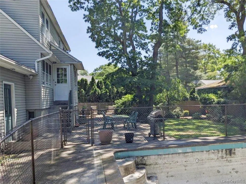 2 Rhode Island Avenue Massapequa, NY 11758