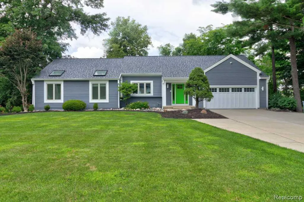 2973 Thorncrest Drive SE Cascade Charter Township, MI 49546