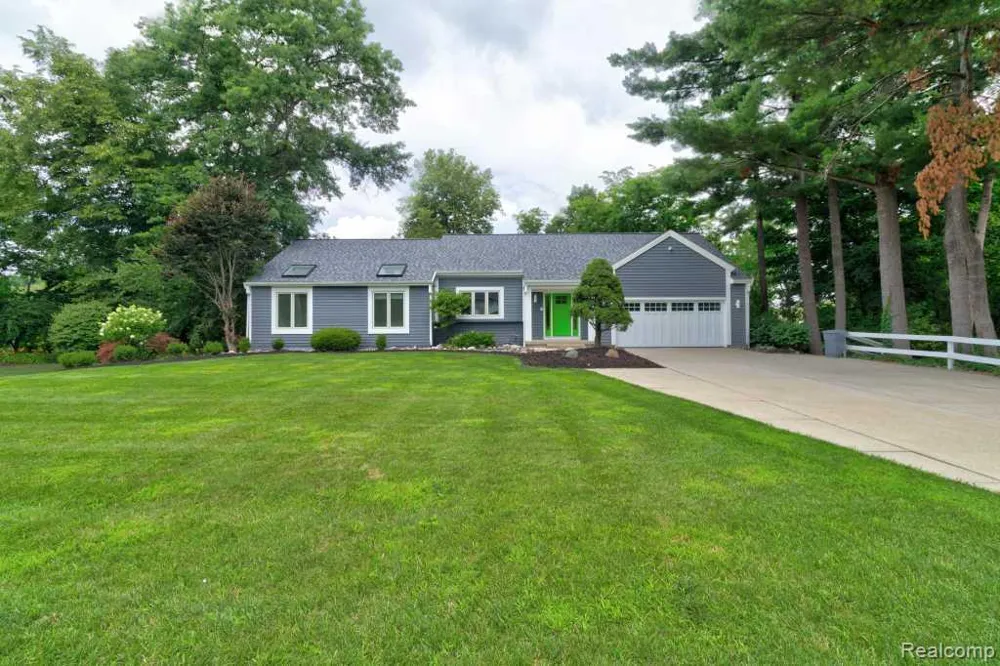 2973 Thorncrest Drive SE Cascade Charter Township, MI 49546