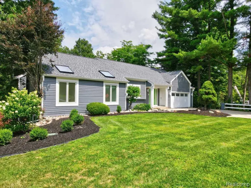 2973 Thorncrest Drive SE Cascade Charter Township, MI 49546