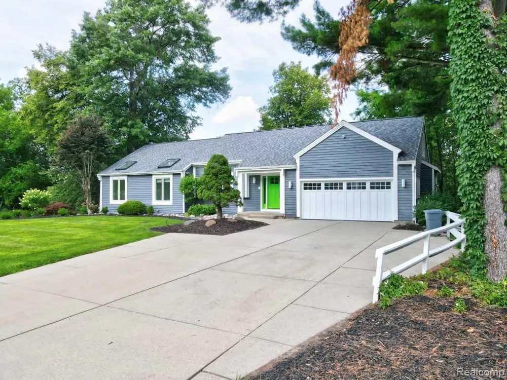 2973 Thorncrest Drive SE Cascade Charter Township, MI 49546