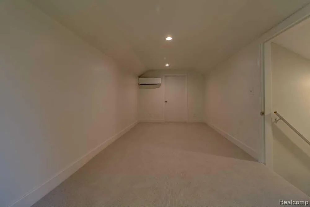 2973 Thorncrest Drive SE Cascade Charter Township, MI 49546