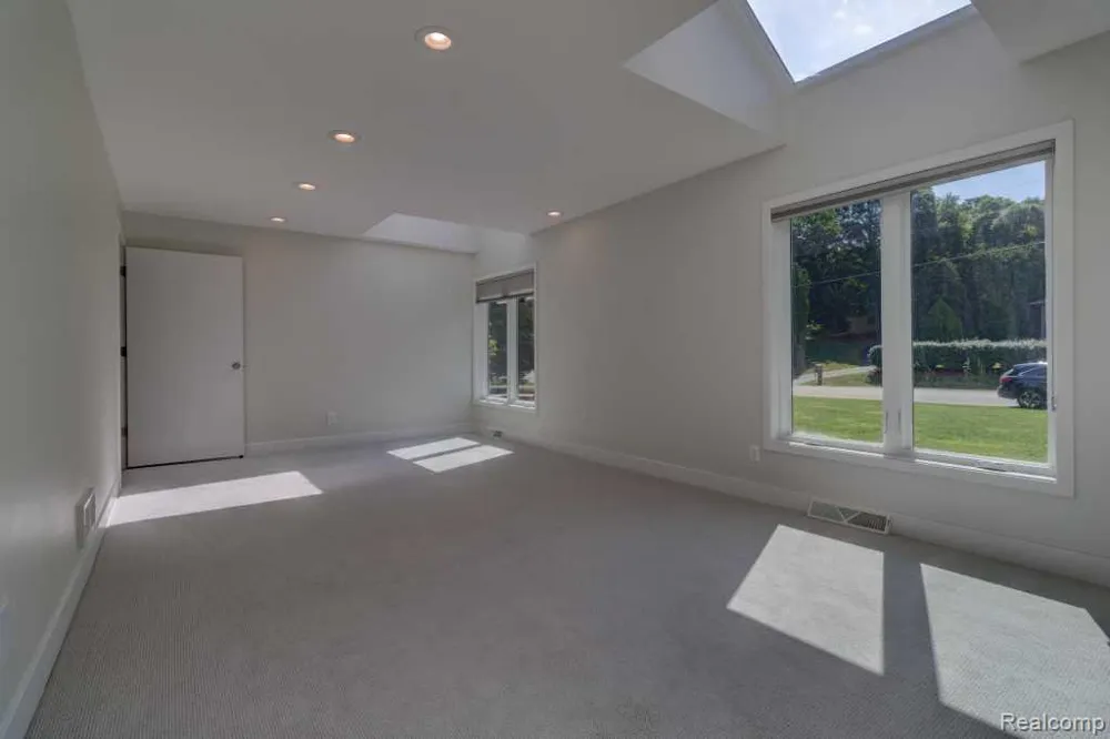 2973 Thorncrest Drive SE Cascade Charter Township, MI 49546