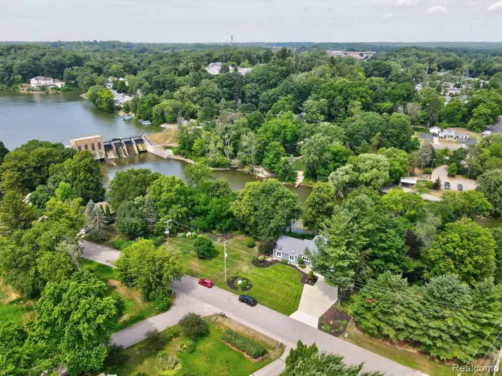 2973 Thorncrest Drive SE Cascade Charter Township, MI 49546