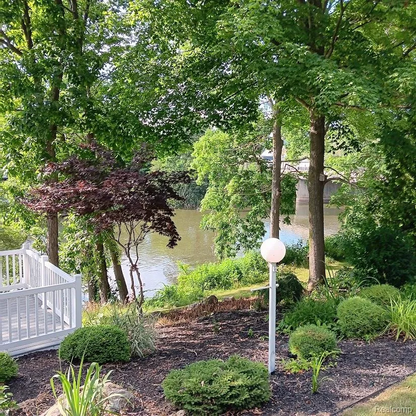 2973 Thorncrest Drive SE Cascade Charter Township, MI 49546