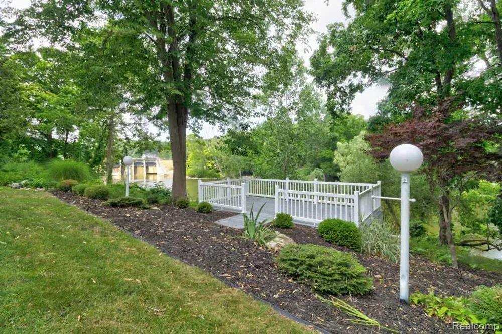 2973 Thorncrest Drive SE Cascade Charter Township, MI 49546