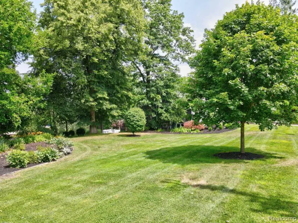 2973 Thorncrest Drive SE Cascade Charter Township, MI 49546