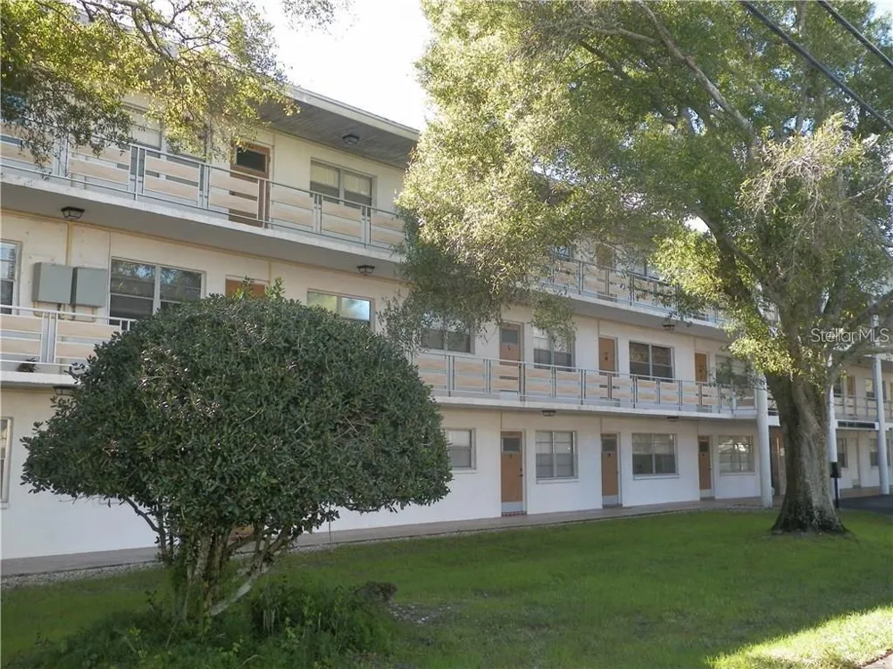 911 WASHINGTON AVENUE #304 Largo, FL 33770
