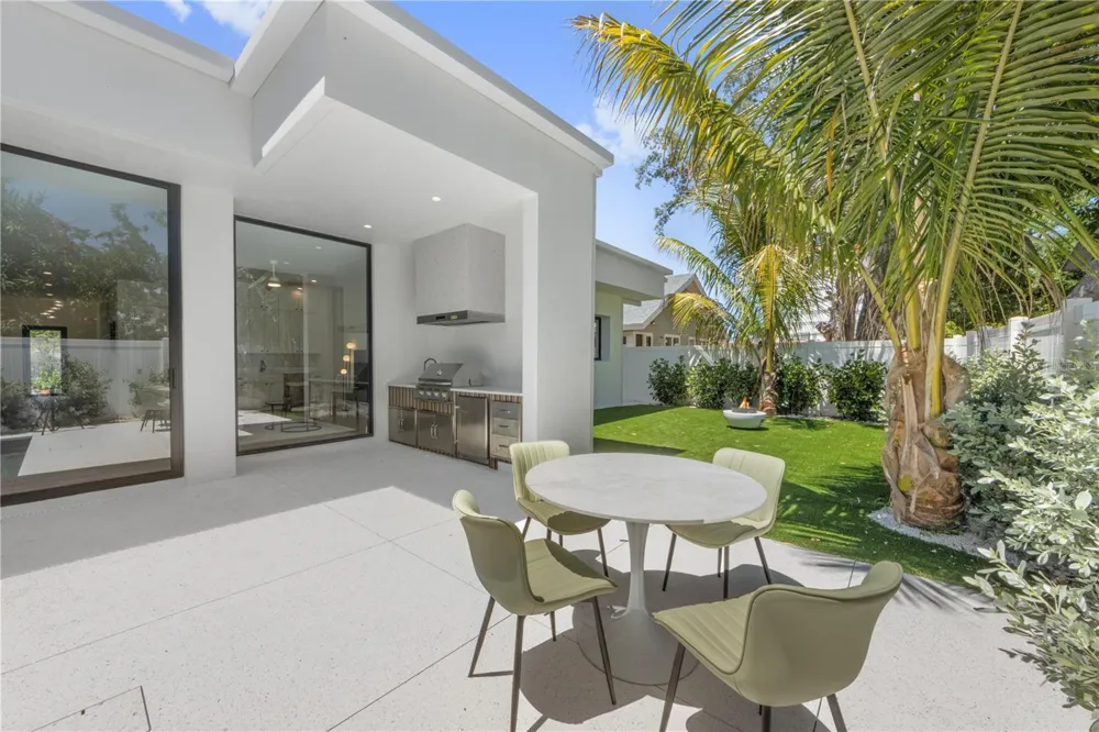 1544 3RD AVENUE W Bradenton, FL 34205