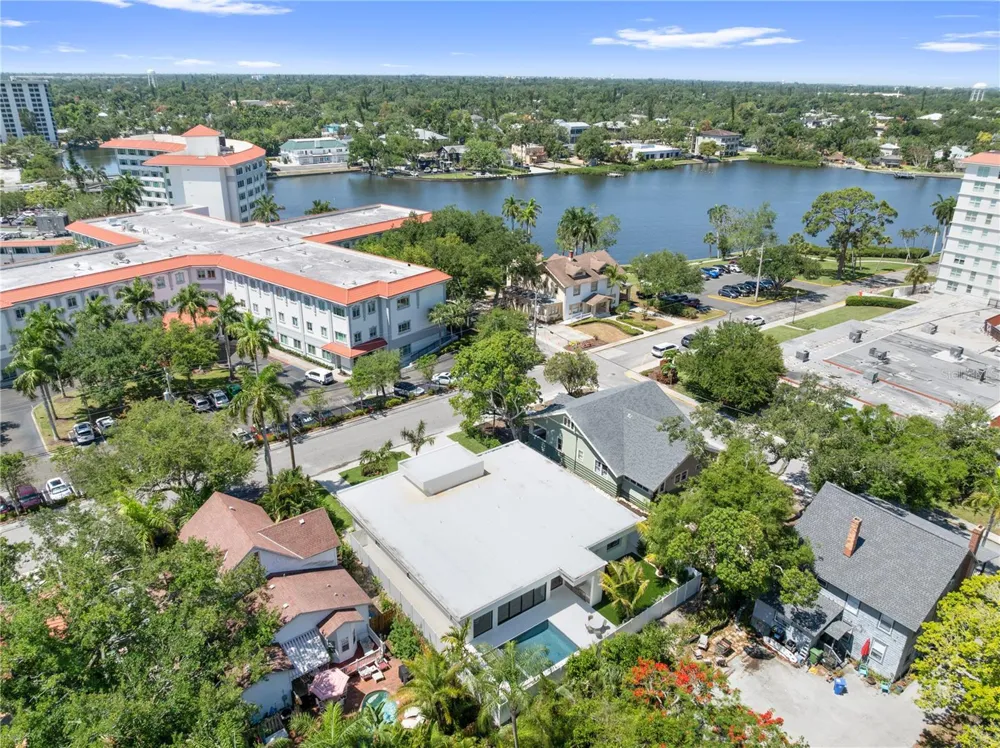 1544 3RD AVENUE W Bradenton, FL 34205