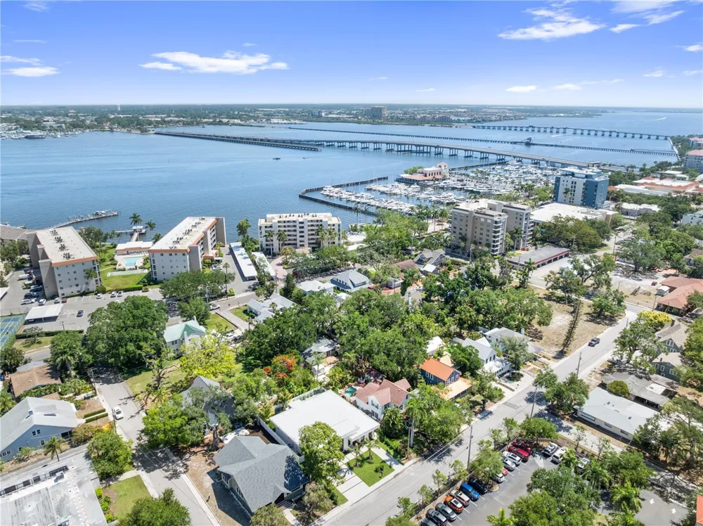 1544 3RD AVENUE W Bradenton, FL 34205
