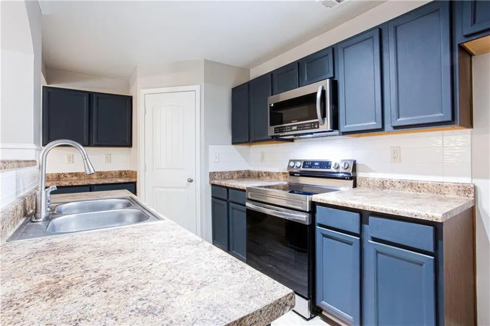 2718 Haynescrest Drive Grayson, GA 30017