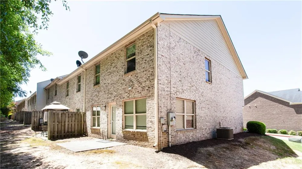 2718 Haynescrest Drive Grayson, GA 30017