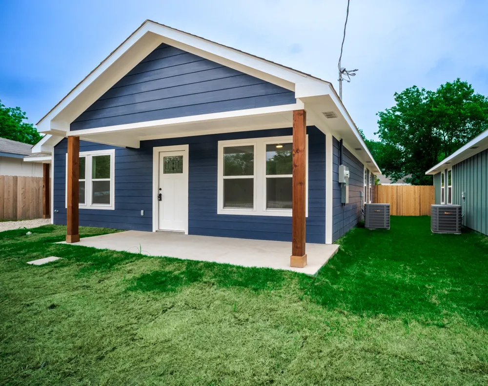 1331 Palestine Mexia, TX 76667
