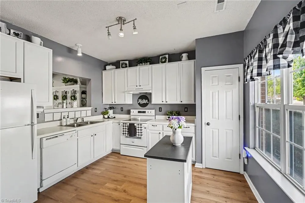 1406 Brittany Way Archdale, NC 27263