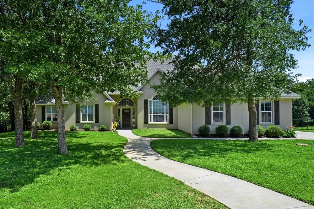 102 Manders Court Runaway Bay, TX 76426