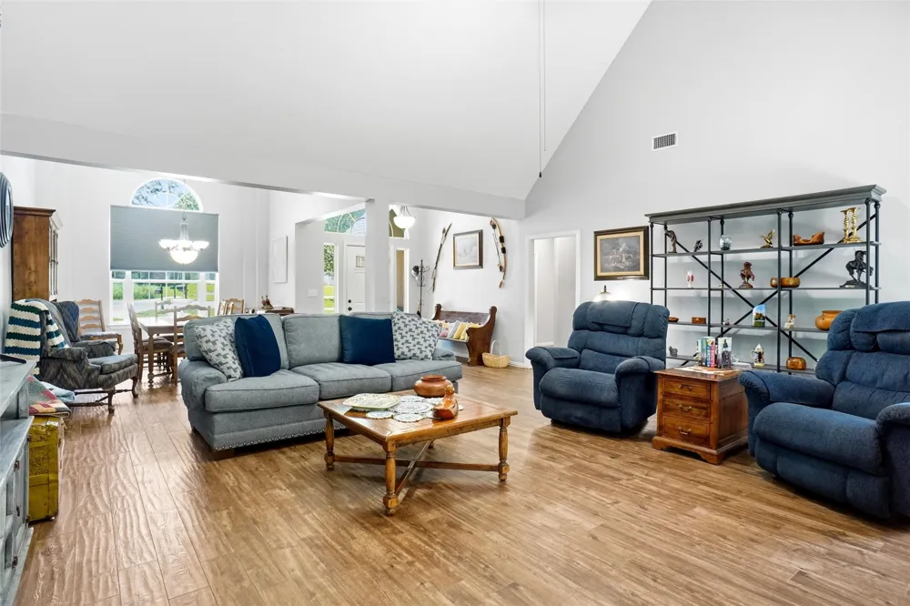 102 Manders Court Runaway Bay, TX 76426