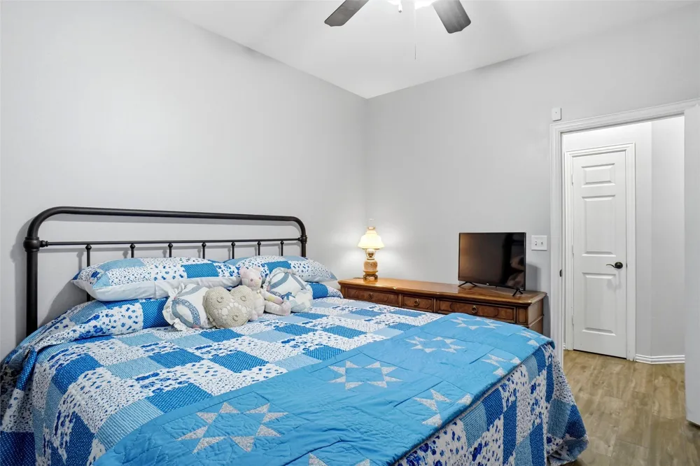 102 Manders Court Runaway Bay, TX 76426