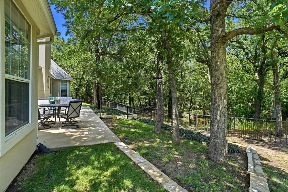 102 Manders Court Runaway Bay, TX 76426