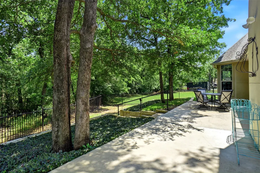 102 Manders Court Runaway Bay, TX 76426