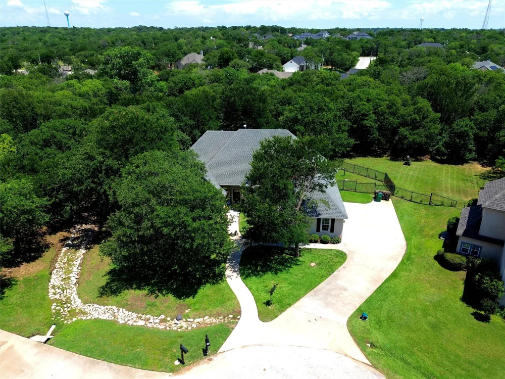 102 Manders Court Runaway Bay, TX 76426