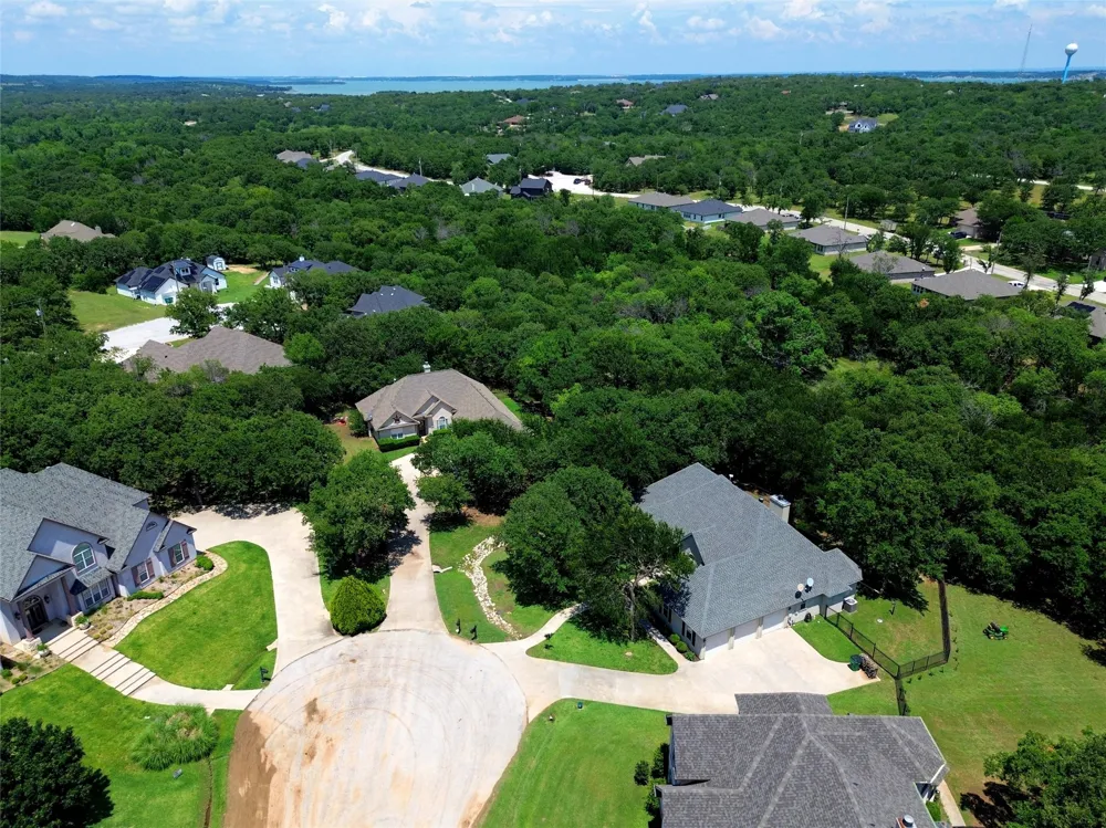 102 Manders Court Runaway Bay, TX 76426