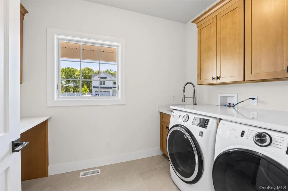 5 Jersey Avenue Miller Place, NY 11764
