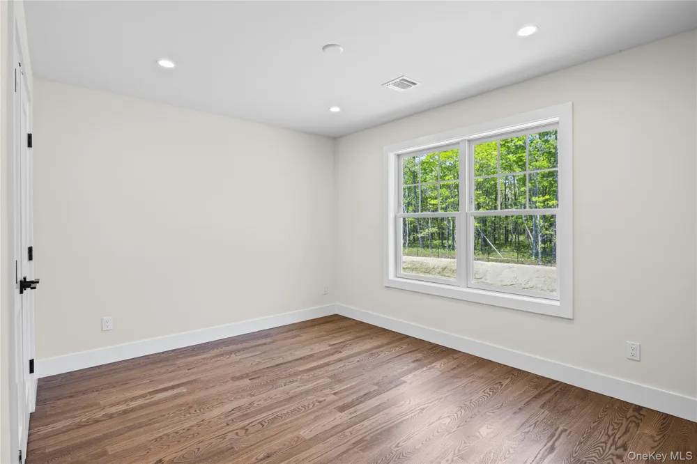 5 Jersey Avenue Miller Place, NY 11764
