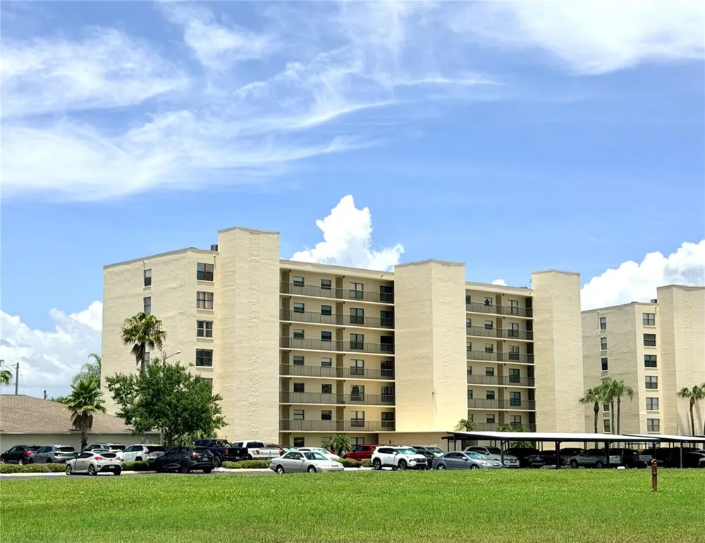 1000 COVE CAY DRIVE #4D Clearwater, FL 33760