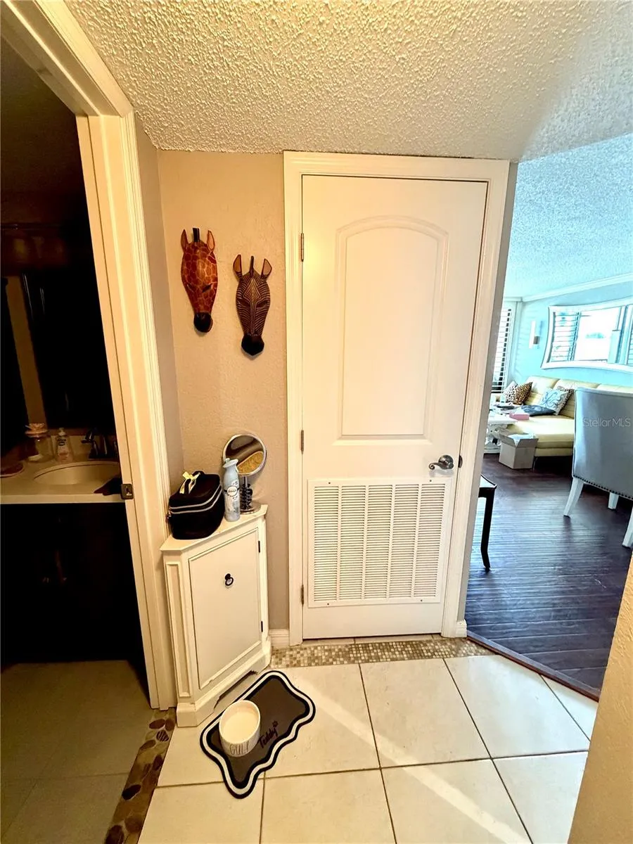 1000 COVE CAY DRIVE #4D Clearwater, FL 33760