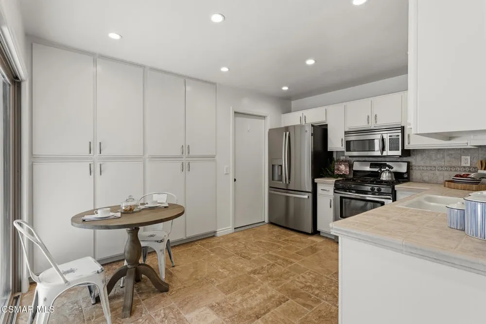 450 Via Colinas Westlake Village, CA 91362
