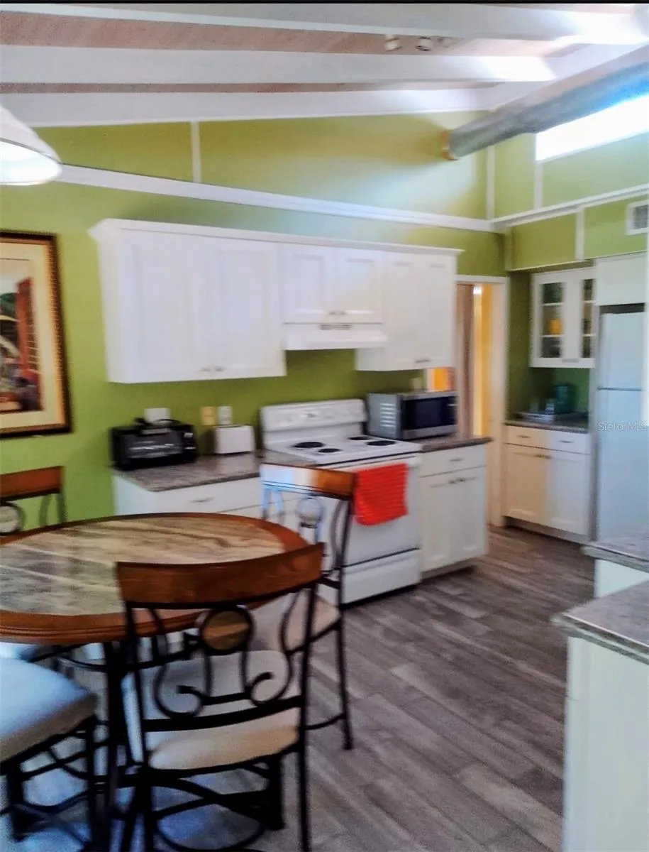 9434 BEAR LAKE ROAD Apopka, FL 32703