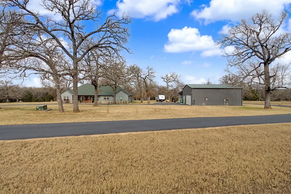 9748 County Road 1200 Athens, TX 75751