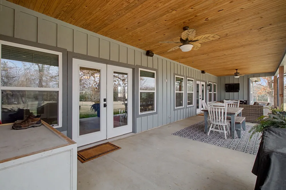 9748 County Road 1200 Athens, TX 75751