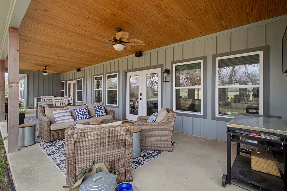 9748 County Road 1200 Athens, TX 75751