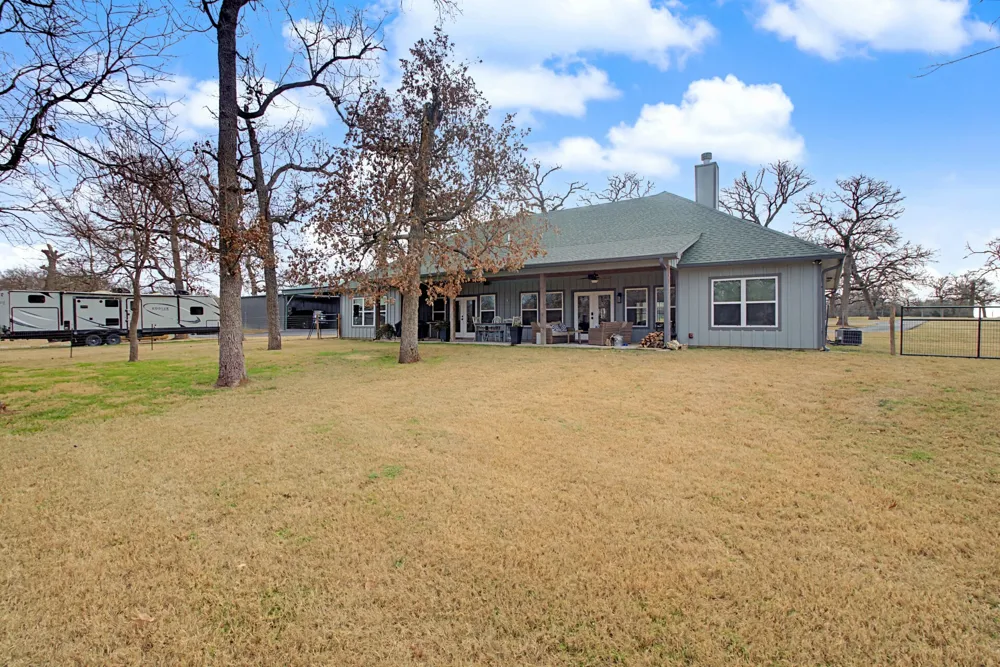 9748 County Road 1200 Athens, TX 75751