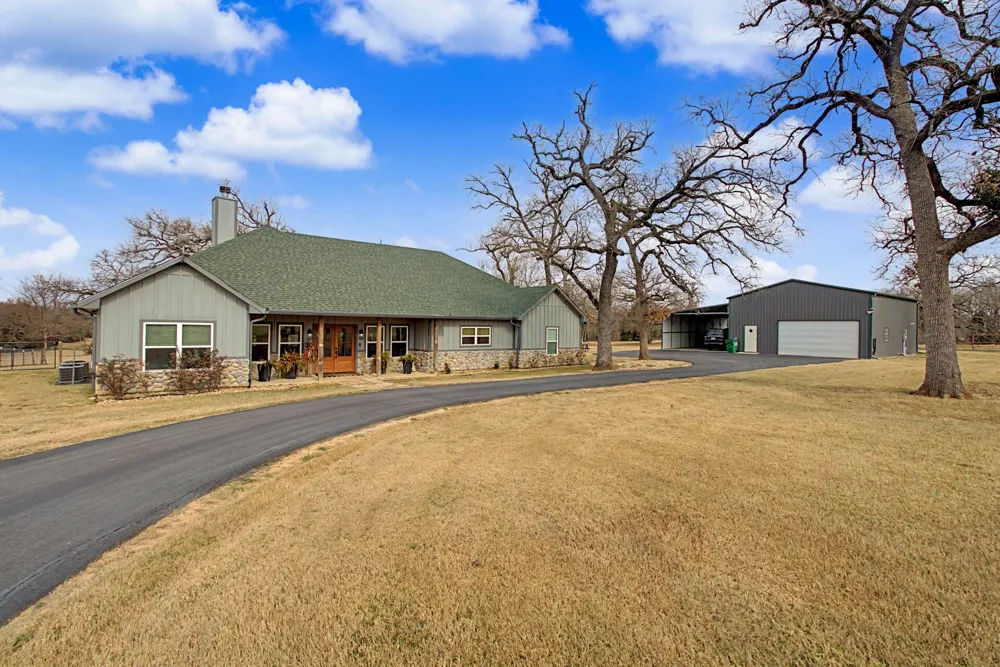 9748 County Road 1200 Athens, TX 75751