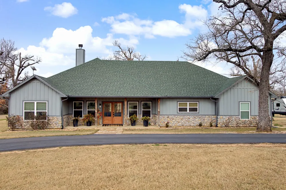9748 County Road 1200 Athens, TX 75751