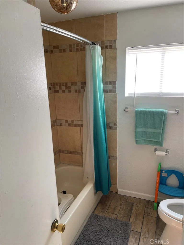 641 Lance Barstow, CA 92311