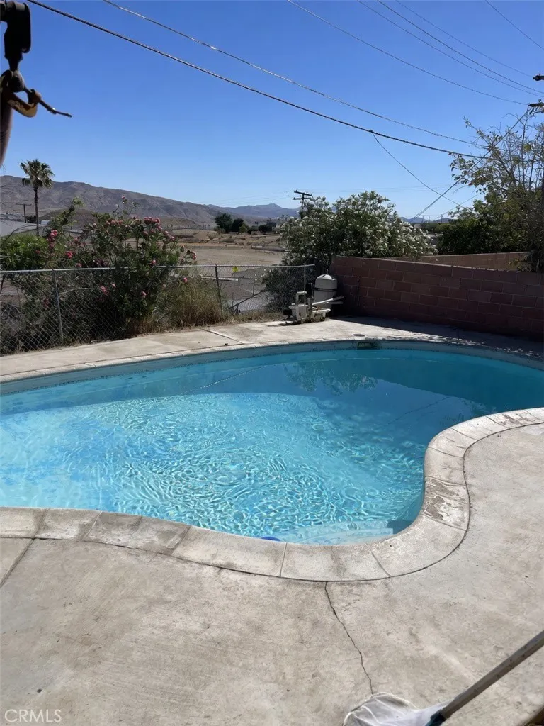 641 Lance Barstow, CA 92311