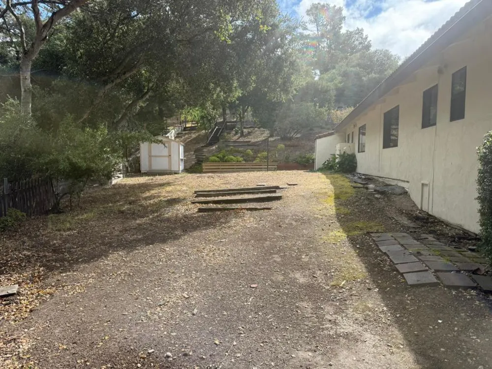 11585 Mccarthy Road Carmel Valley, CA 93924